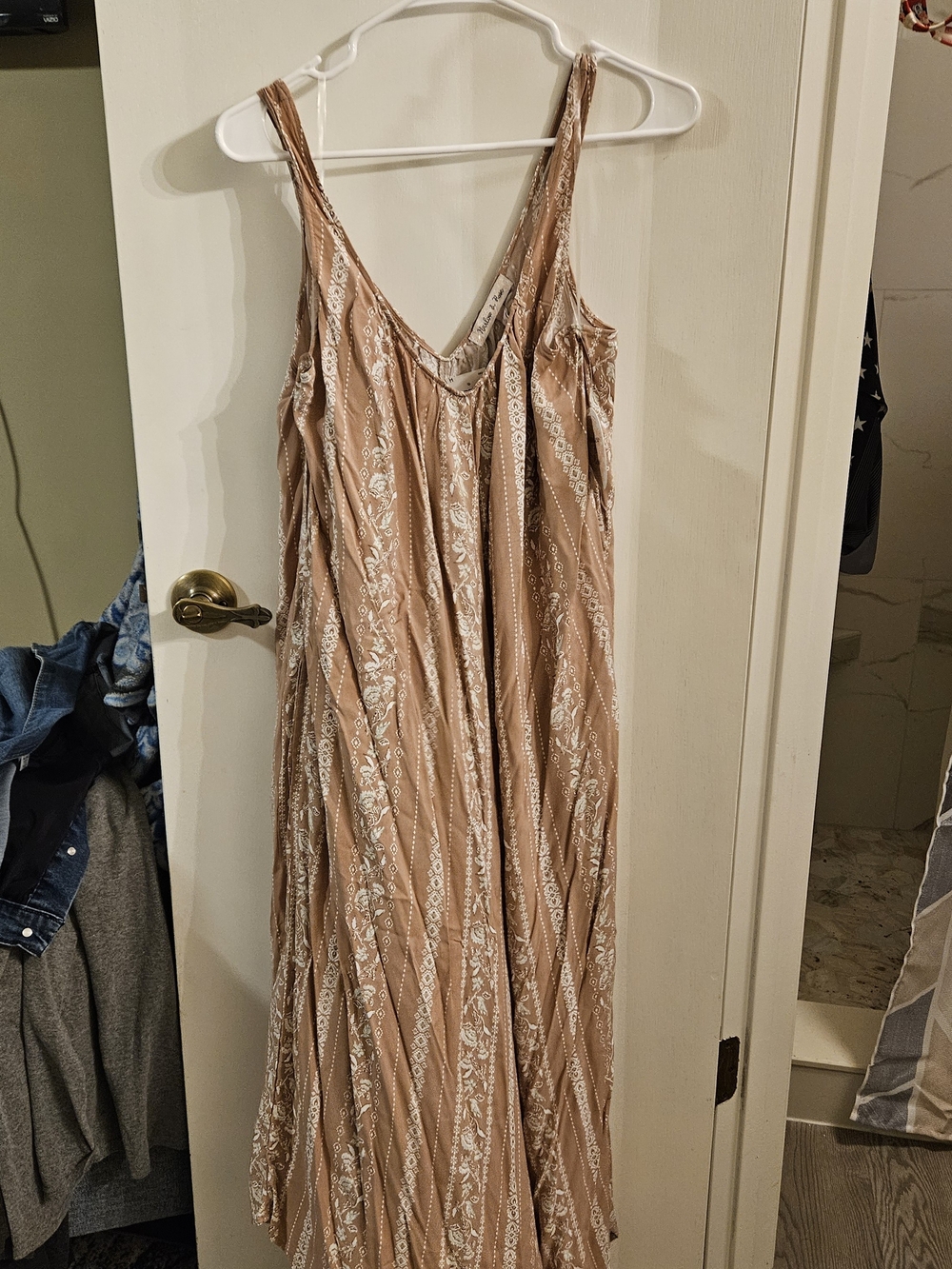 Sleeveless Maxi Dress in Beige with White Print